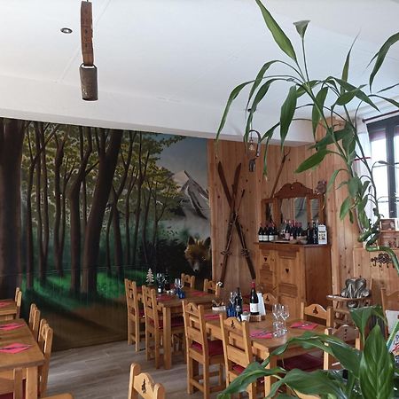 Le Sapin Rouge - Restaurant - Bar - Chambres D'Hotes Artigues  Экстерьер фото