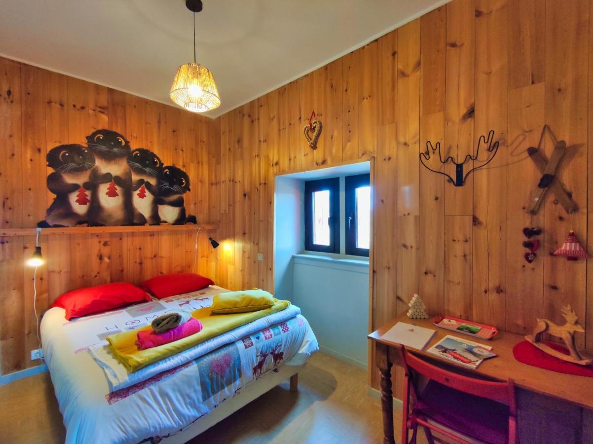 Le Sapin Rouge - Restaurant - Bar - Chambres D'Hotes Artigues  Экстерьер фото