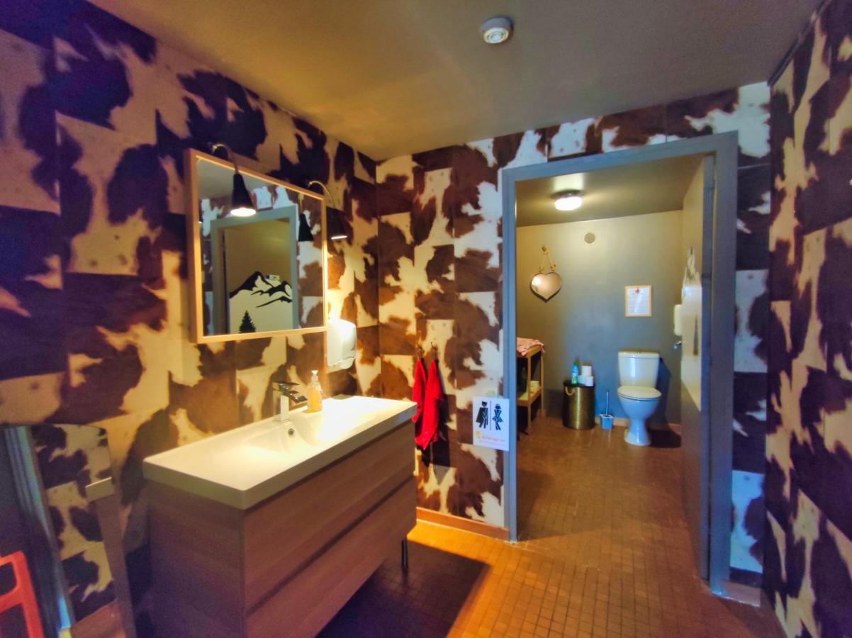 Le Sapin Rouge - Restaurant - Bar - Chambres D'Hotes Artigues  Экстерьер фото